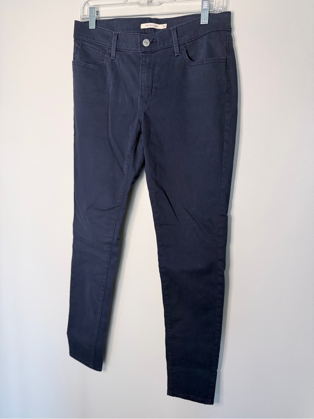Navy Levi’s skinny Pants